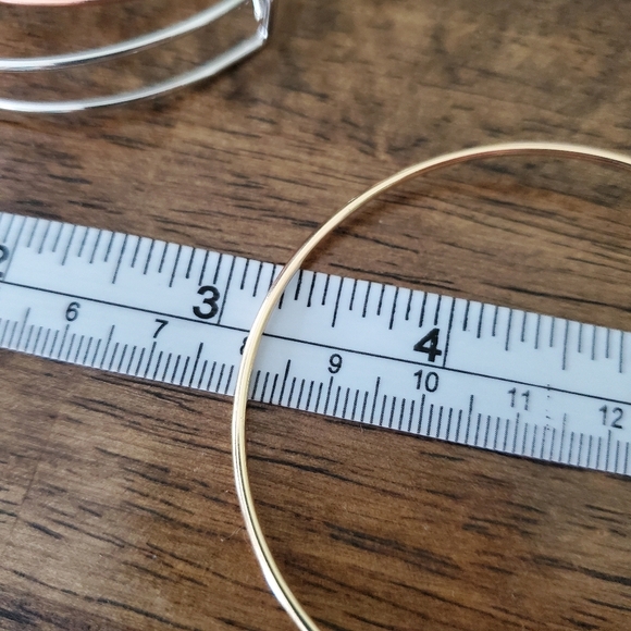 Stainless Steel Chatm Bangle 3 Colors Available - Picture 6 of 7